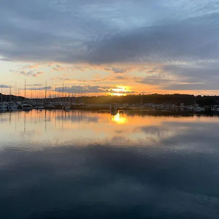 House Boat Oliva - Floating House Dom wakacyjny *