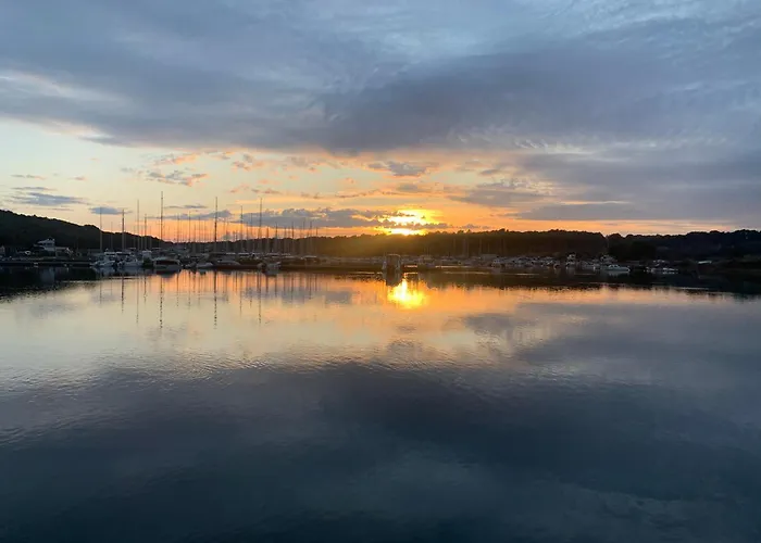 House Boat Oliva - Floating House Vikendica *