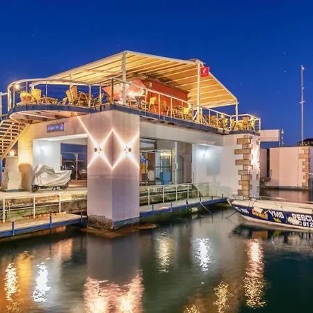 Nyaraló House Boat Oliva - Floating House *