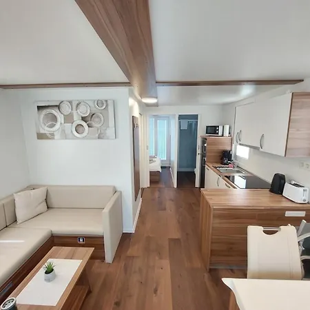 House Boat Oliva - Floating House